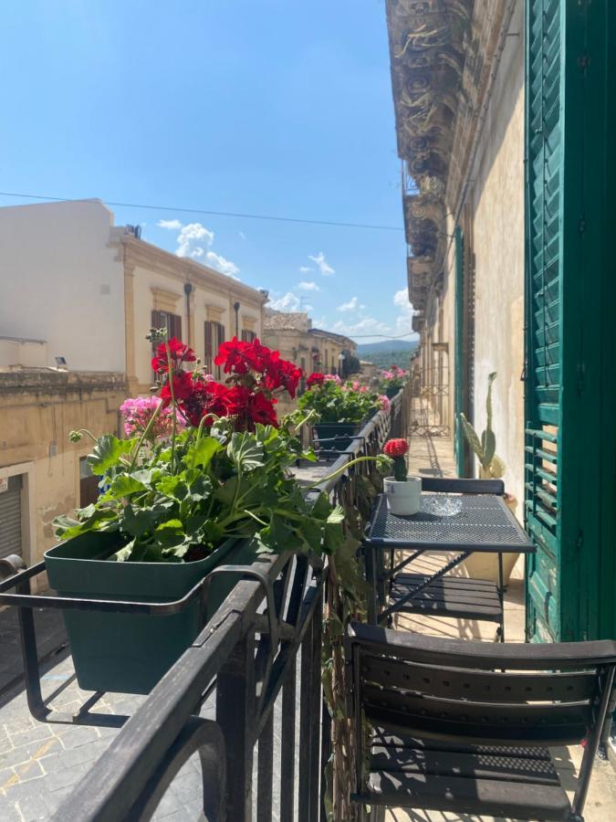 Palazzo Zappata Luxury Room Noto Centro Exterior photo