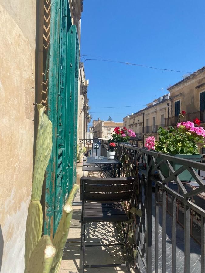 Palazzo Zappata Luxury Room Noto Centro Exterior photo